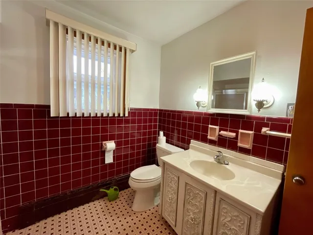 $2,000 | 92 Vestal Avenue, Binghamton, NY 13903