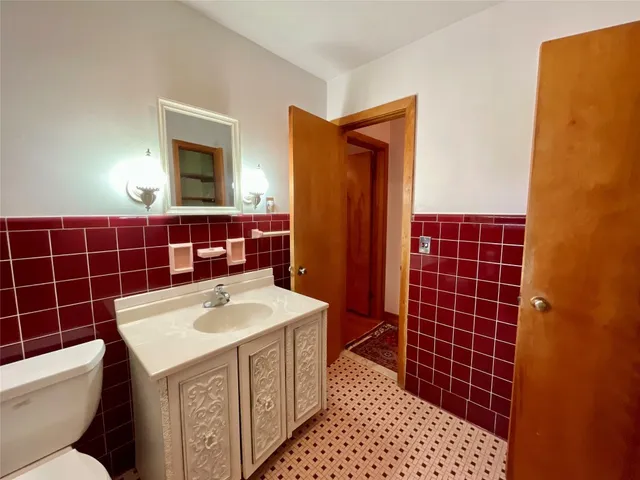 $2,000 | 92 Vestal Avenue, Binghamton, NY 13903