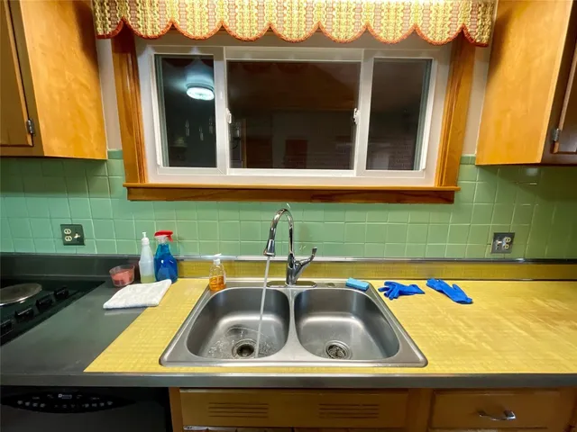 $2,000 | 92 Vestal Avenue, Binghamton, NY 13903