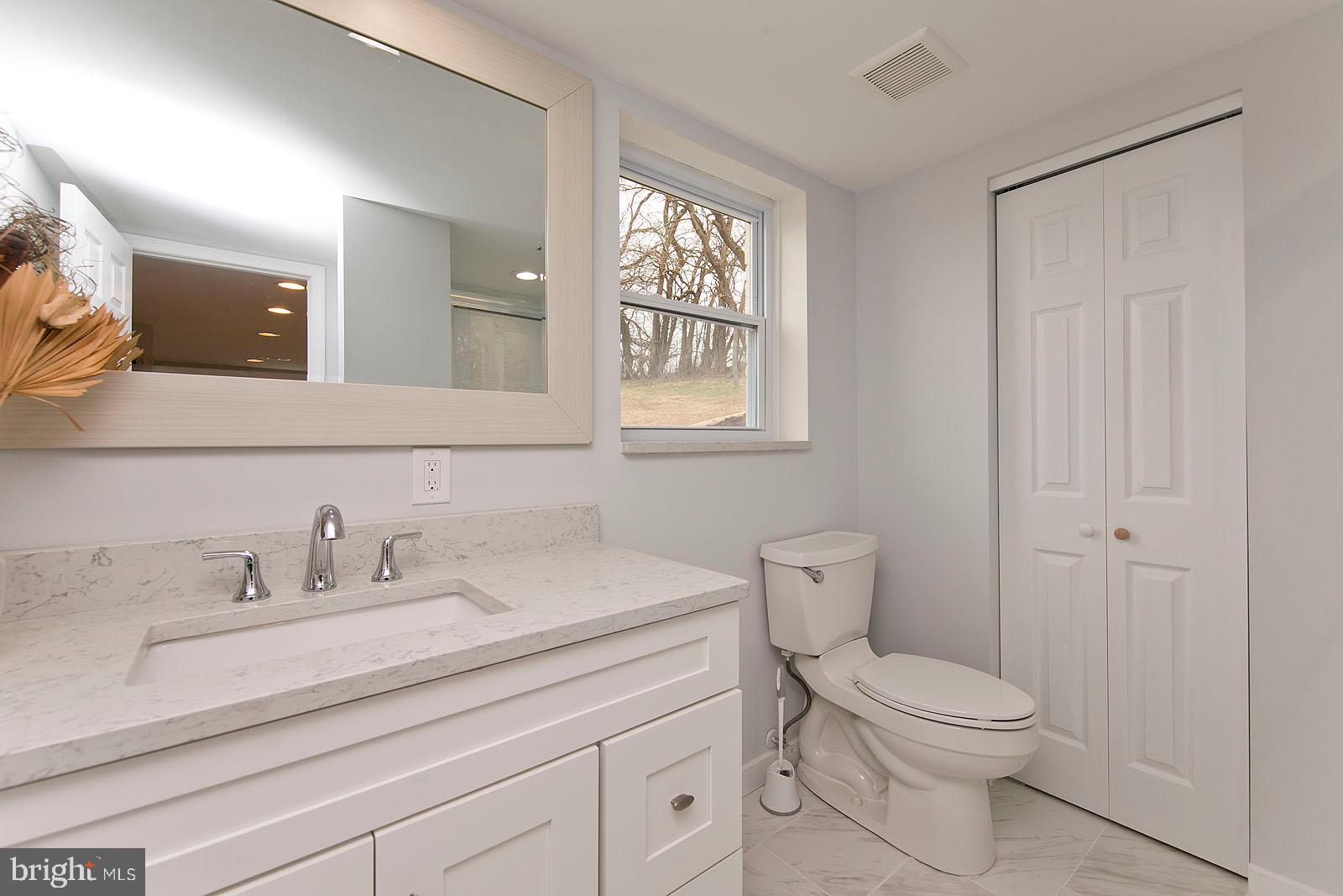 222 Springdale Road Winchester, VA 22602 - Photo 41 of 44 Bath