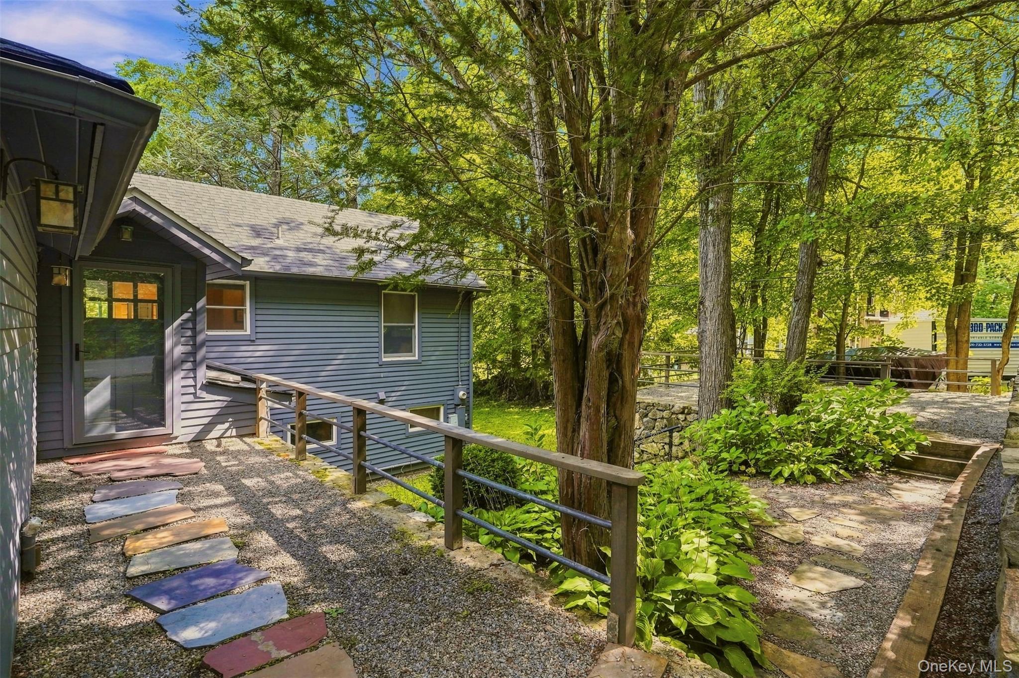 44 Cayuga Road Putnam Valley, NY 10579 - Photo 3 of 29 Gallery Image 3
