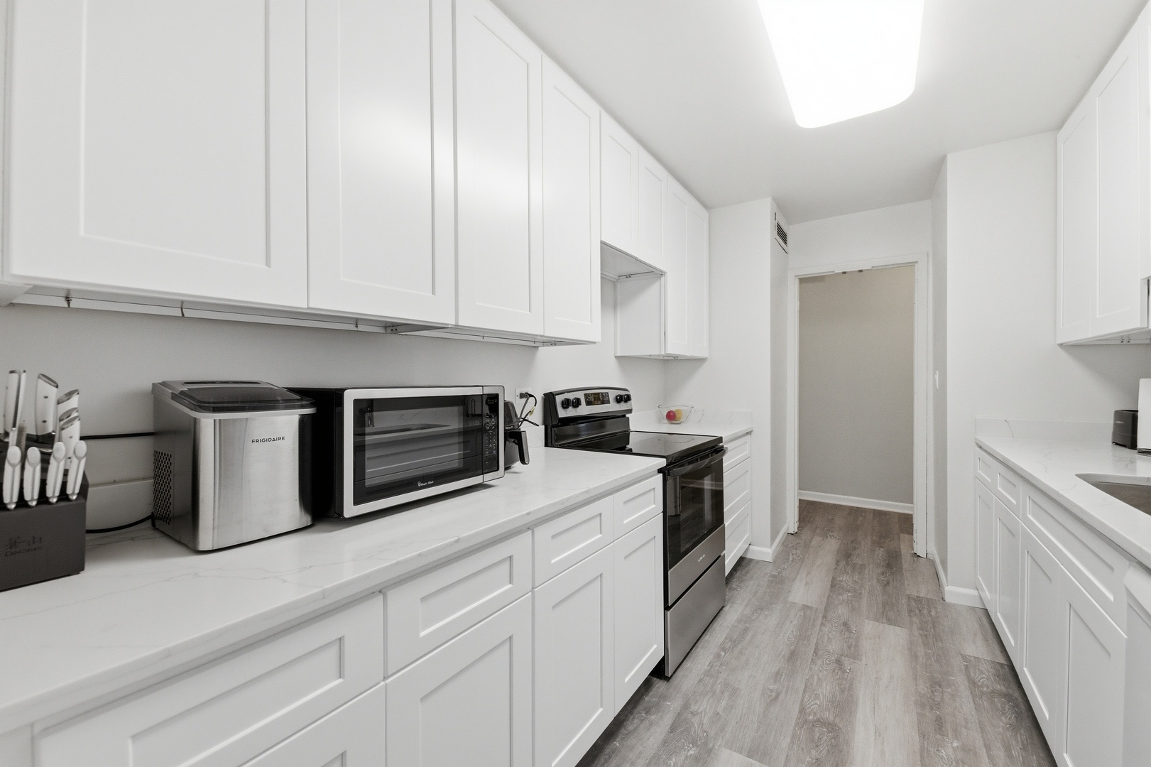 6301 North Sheridan Road, Unit 6E Chicago, IL 60660 - Photo 17 of 40 Gallery Image 17