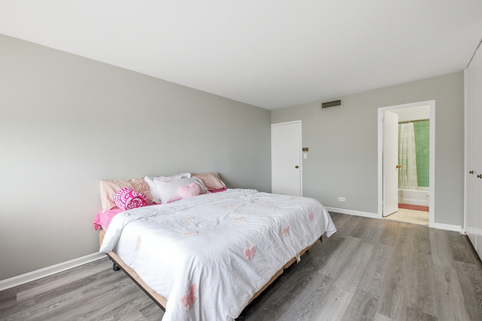 6301 North Sheridan Road, Unit 6E Chicago, IL 60660 - Photo 21 of 40 Gallery Image 21
