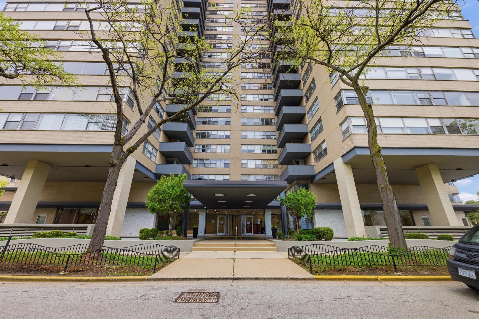6301 North Sheridan Road, Unit 6E Chicago, IL 60660 - Photo 3 of 40 Gallery Image 3
