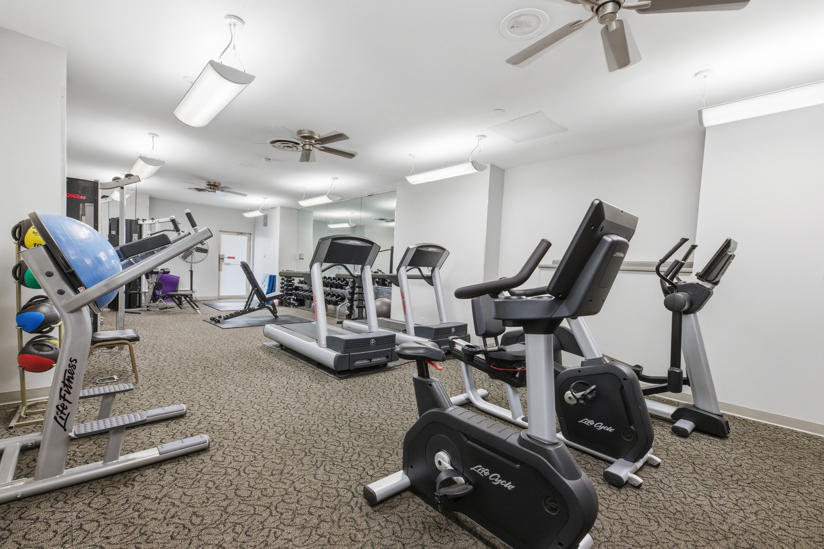 6301 North Sheridan Road, Unit 6E Chicago, IL 60660 - Photo 32 of 40 Gallery Image 32
