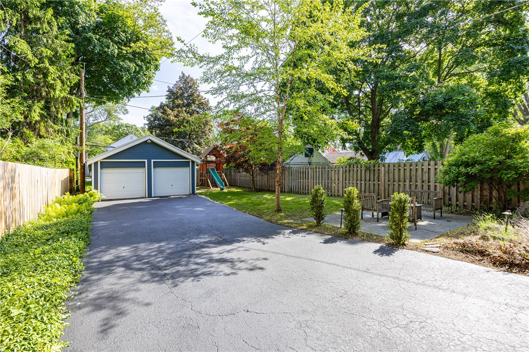 145 Leland Road Irondequoit, NY 14617 - Photo 7 of 32