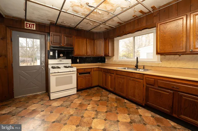 $299,900 | 1720 Kings Highway, Swedesboro, NJ 08085