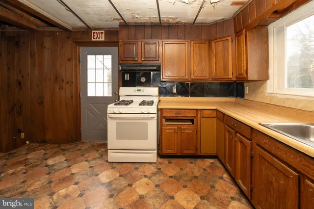 $299,900 | 1720 Kings Highway, Swedesboro, NJ 08085