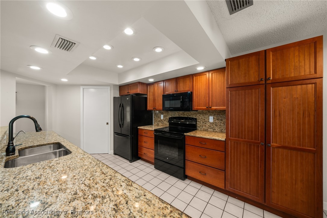 3607 Divot Road Sebring, FL 33872 - Photo 14 of 50 Gallery Image 14