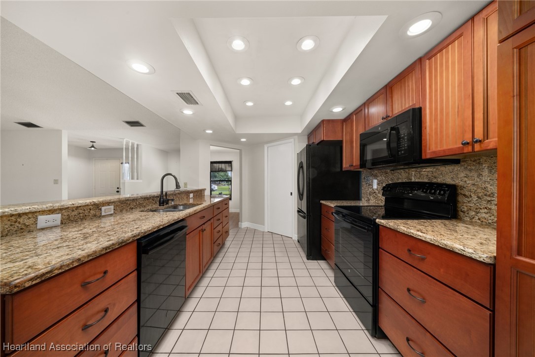 3607 Divot Road Sebring, FL 33872 - Photo 16 of 50 Gallery Image 16