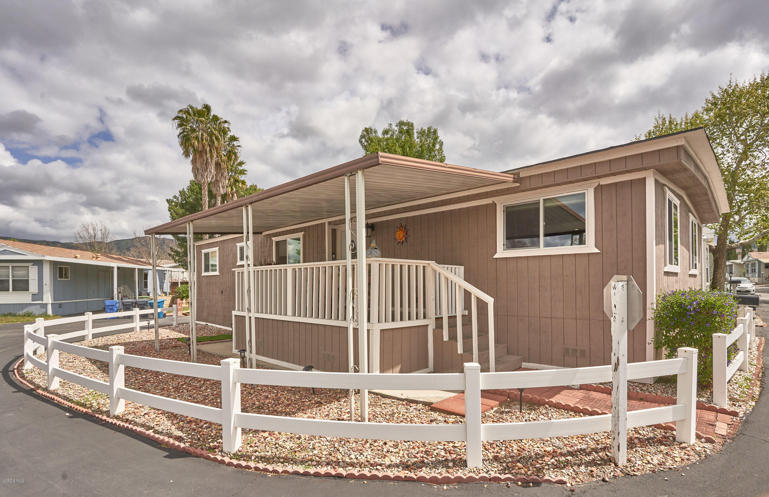 1550 Rory Lane, Unit 94 Simi Valley, CA 93063 - Photo 2 of 38 1550 rory 002