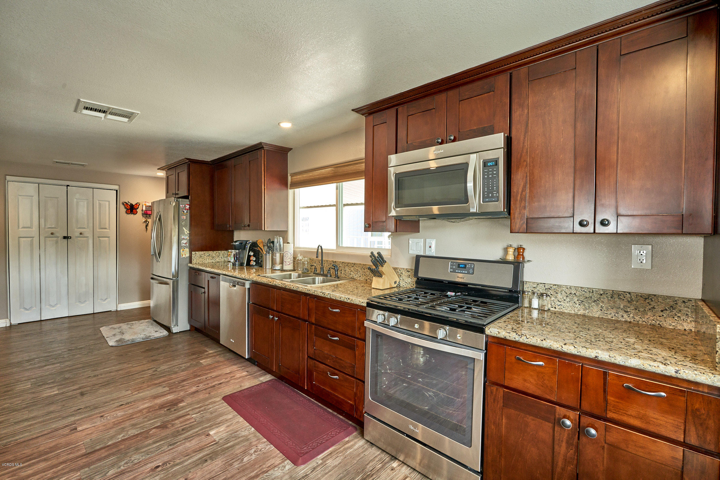 1550 Rory Lane, Unit 94 Simi Valley, CA 93063 - Photo 18 of 38 1550 rory 018