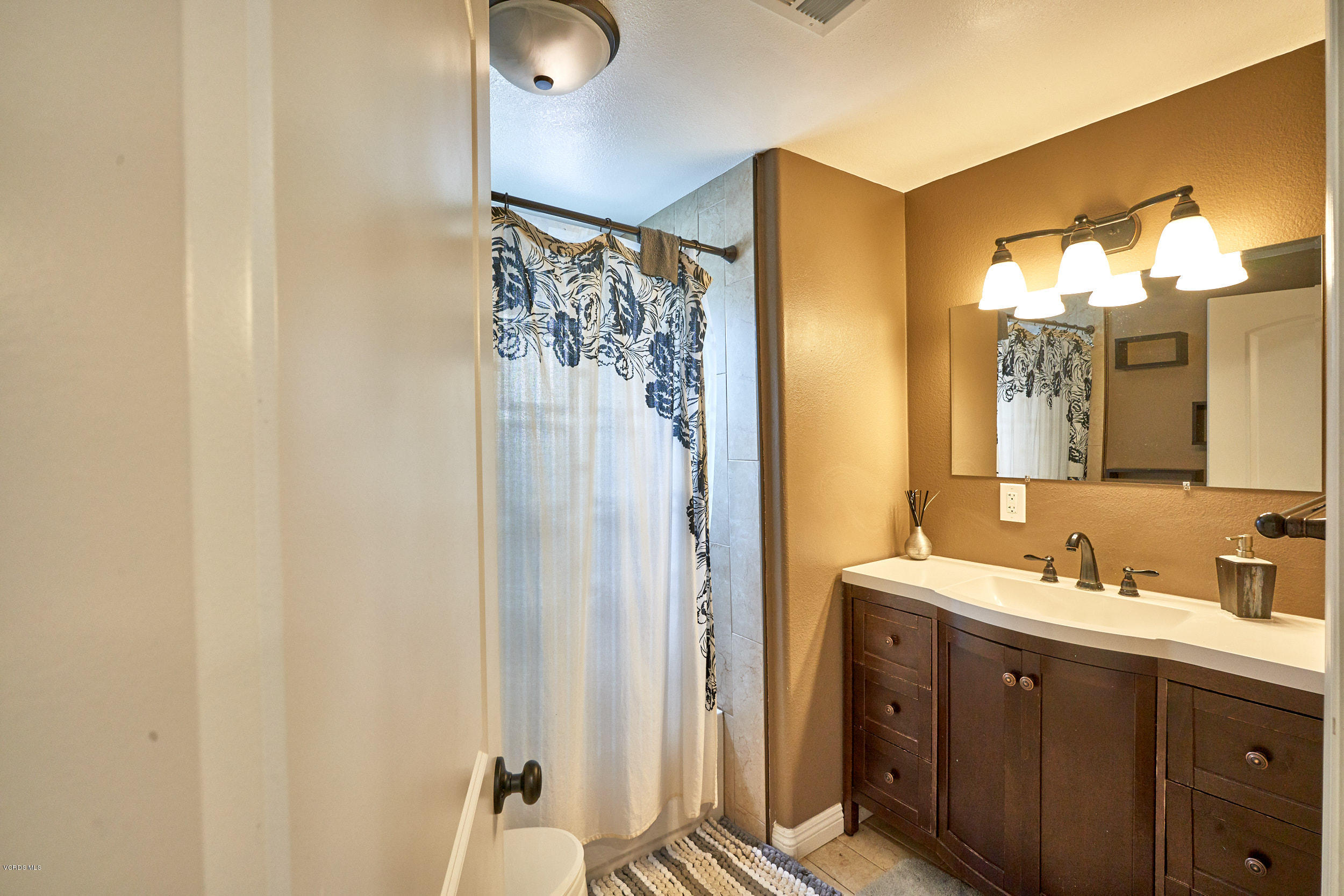 1550 Rory Lane, Unit 94 Simi Valley, CA 93063 - Photo 23 of 38 1550 rory 024