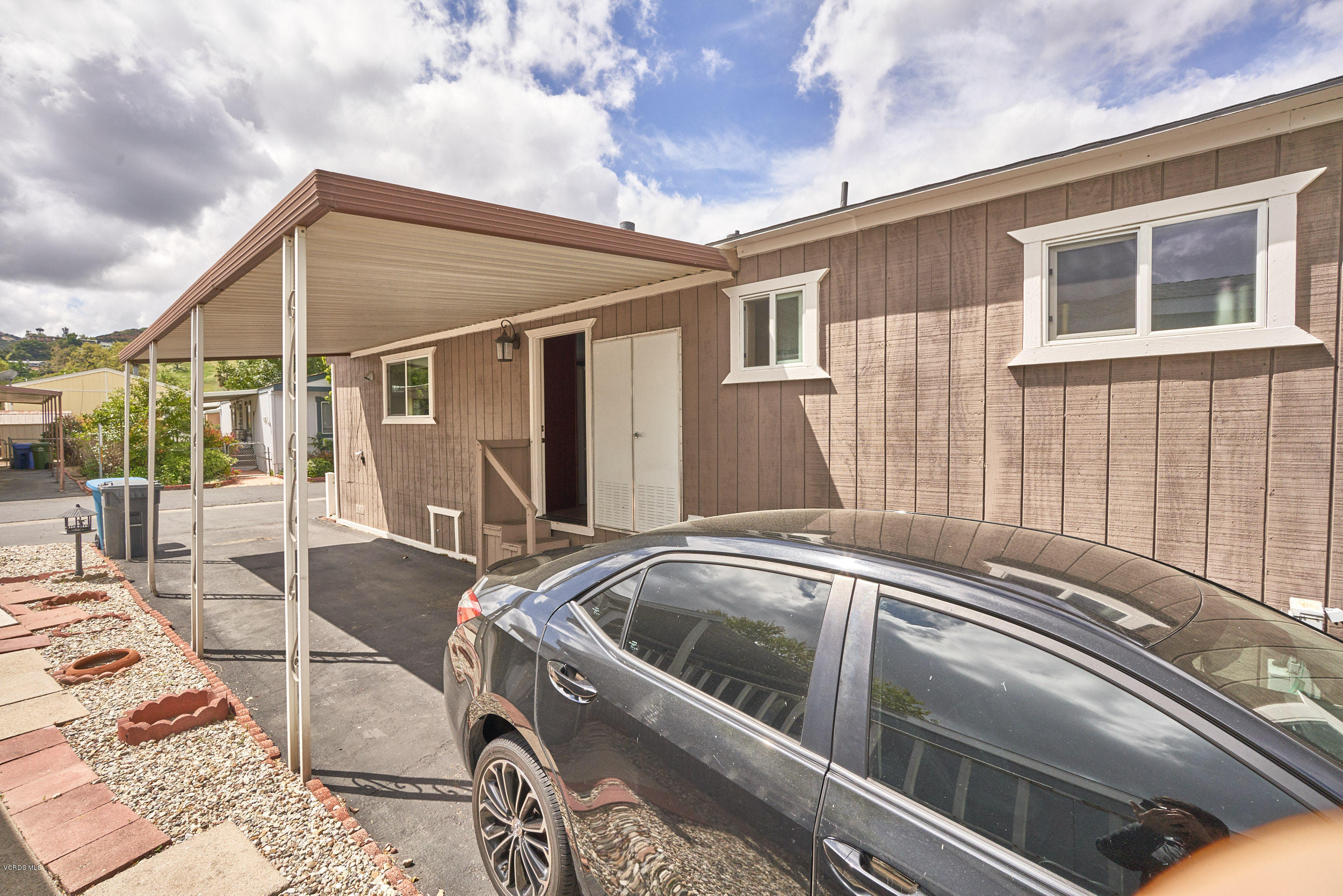 1550 Rory Lane, Unit 94 Simi Valley, CA 93063 - Photo 32 of 38 1550 rory 036