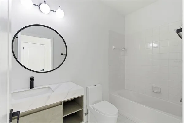 a view of entryway and hall