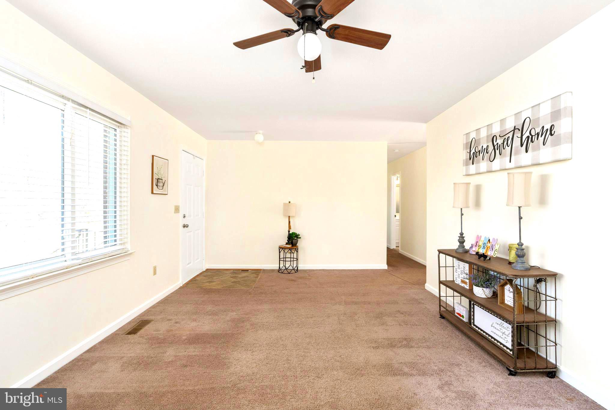 5527 Smith Station Road Fredericksburg, VA 22407 - Photo 16 of 49 Living Room