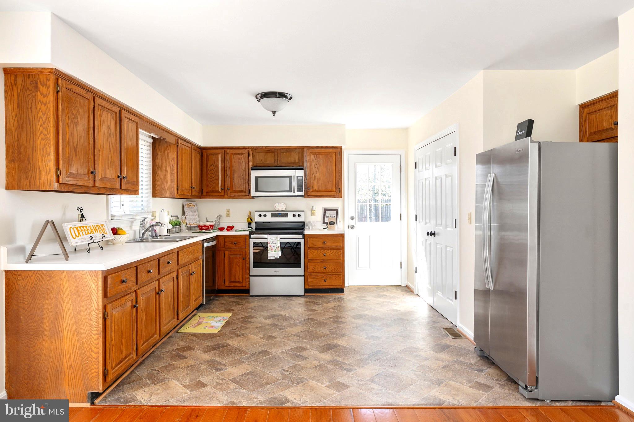 5527 Smith Station Road Fredericksburg, VA 22407 - Photo 21 of 49 Stainless Steel Kitchen Appliances