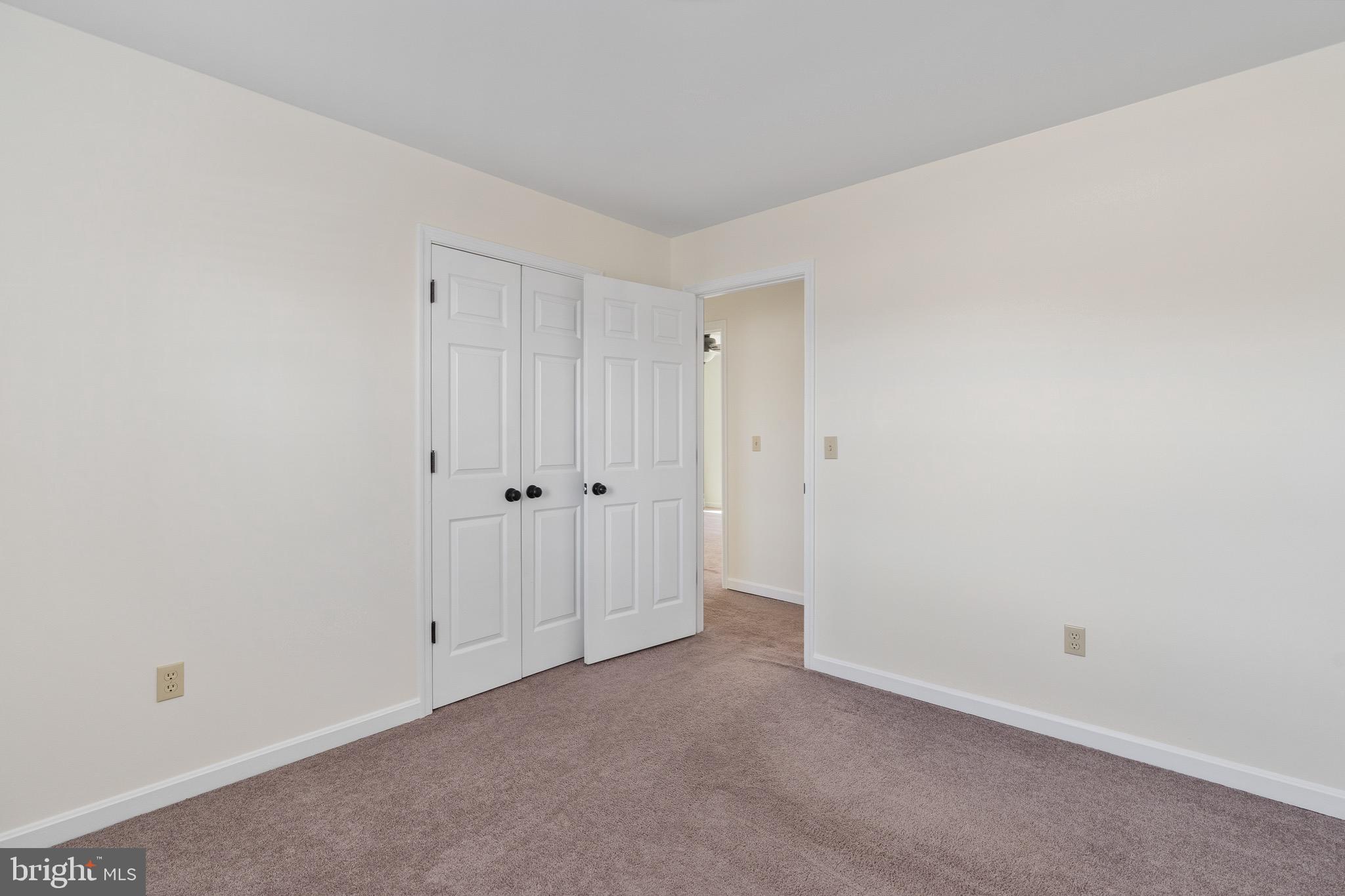 5527 Smith Station Road Fredericksburg, VA 22407 - Photo 34 of 49 Den with Closet