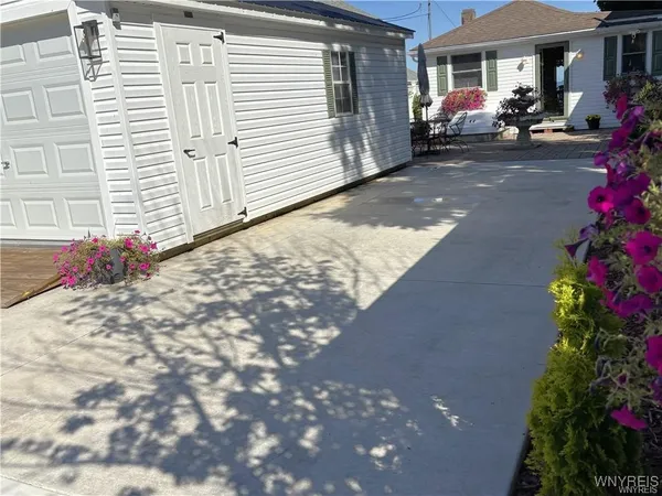 $315,000 | 5669 W Bluff, Newfane, NY 14126