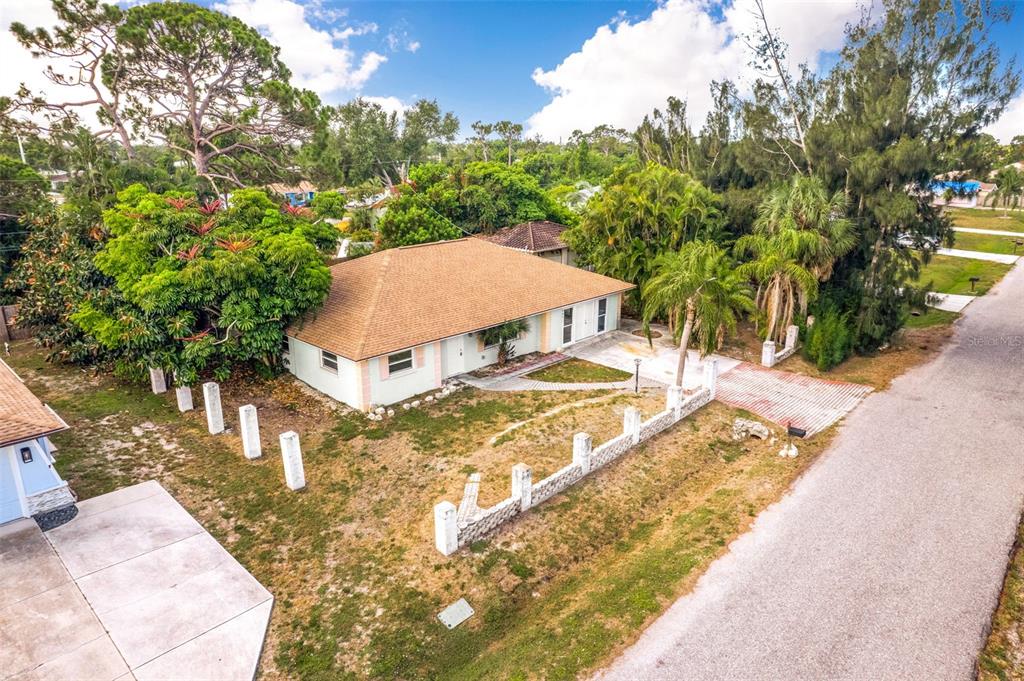 887 Leeward Road Venice, FL 34293 - Photo 10 of 38