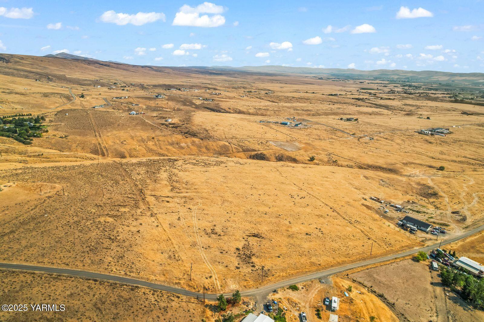 Nka Solar Lane Yakima, WA 98901 - Photo 1 of 10 a view of an ocean