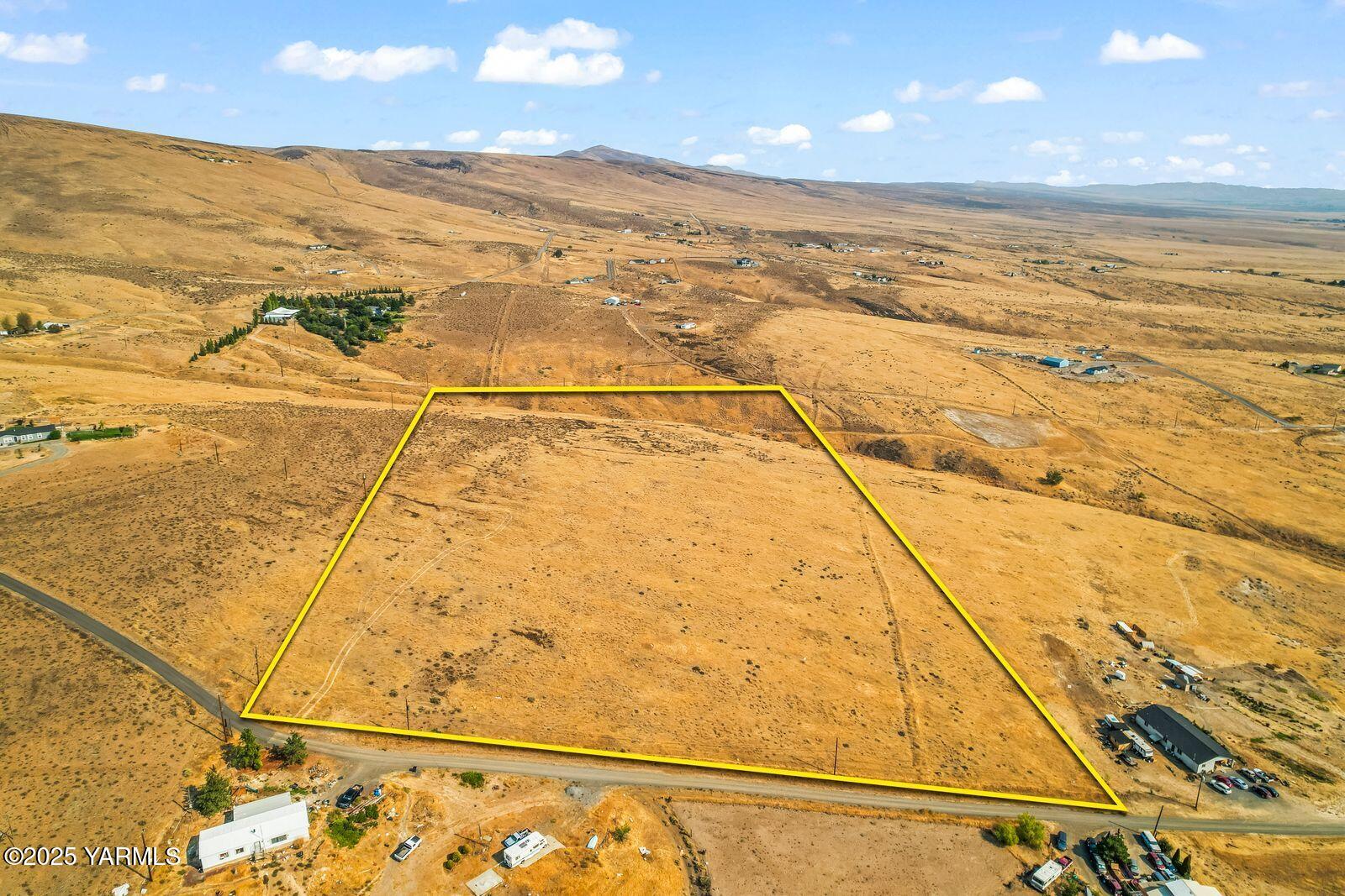 Nka Solar Lane Yakima, WA 98901 - Photo 4 of 10 a view of an ocean