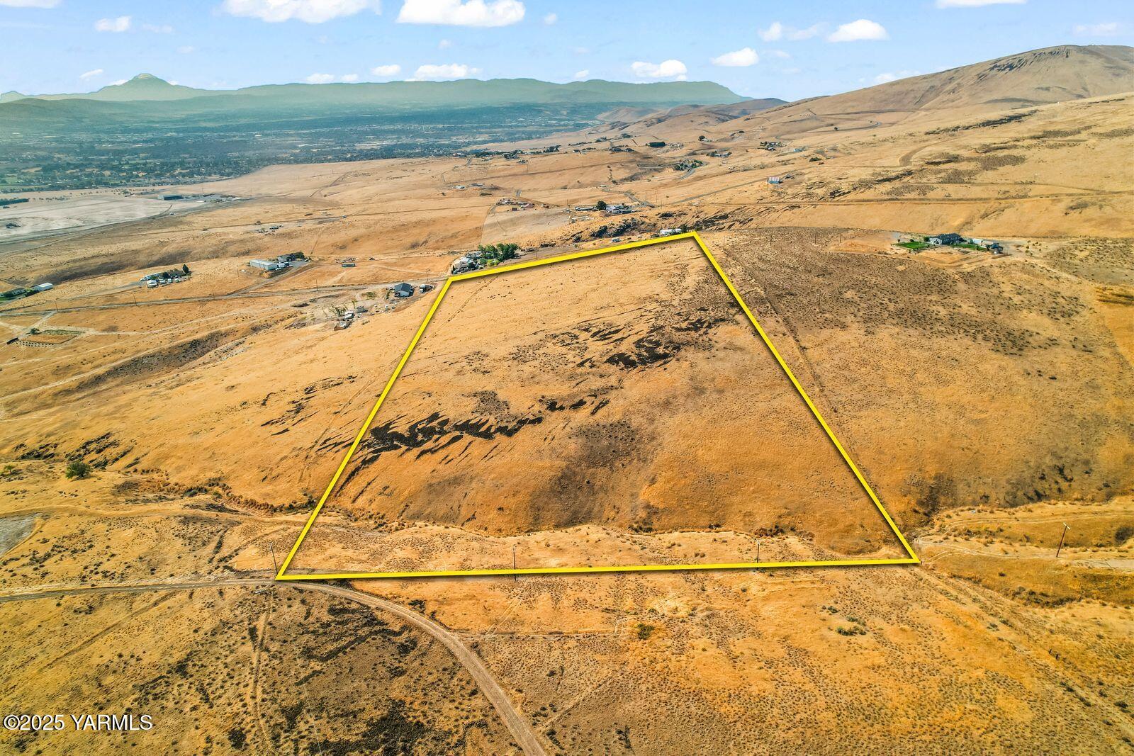 Nka Solar Lane Yakima, WA 98901 - Photo 8 of 10 a view of an ocean beach