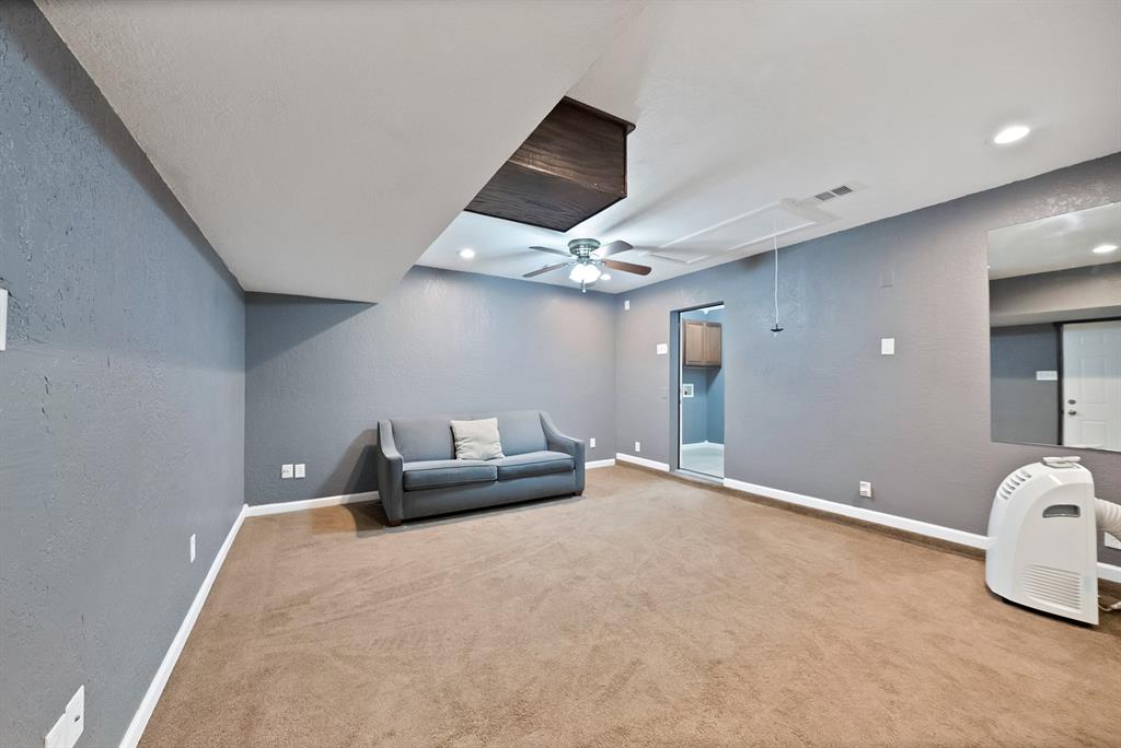 4021 German Pointer Way Fort Worth, TX 76123 - Photo 37 of 38 a living room with furniture