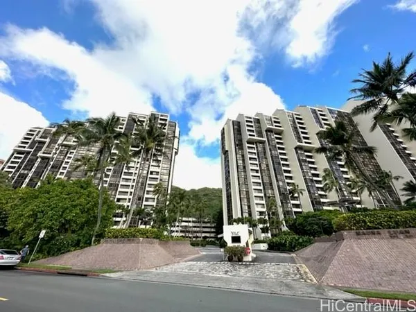 $2,700 | 531 Hahaione Street, Unit 29A, Honolulu, HI 96825