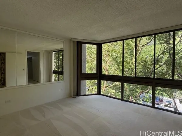 $2,700 | 531 Hahaione Street, Unit 9A, Honolulu, HI 96825