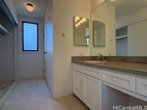 $2,700 | 531 Hahaione Street, Unit 9A, Honolulu, HI 96825