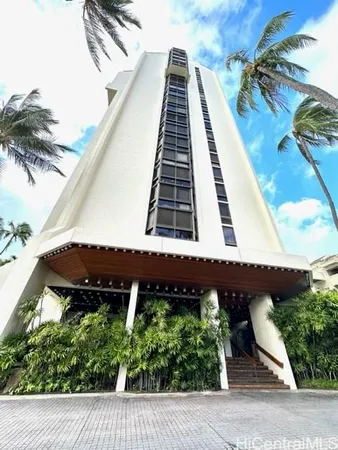 $2,700 | 531 Hahaione Street, Unit 9A, Honolulu, HI 96825