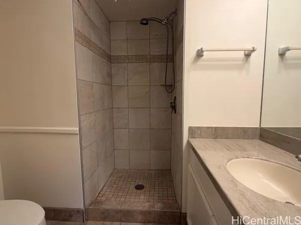 $2,700 | 531 Hahaione Street, Unit 9A, Honolulu, HI 96825