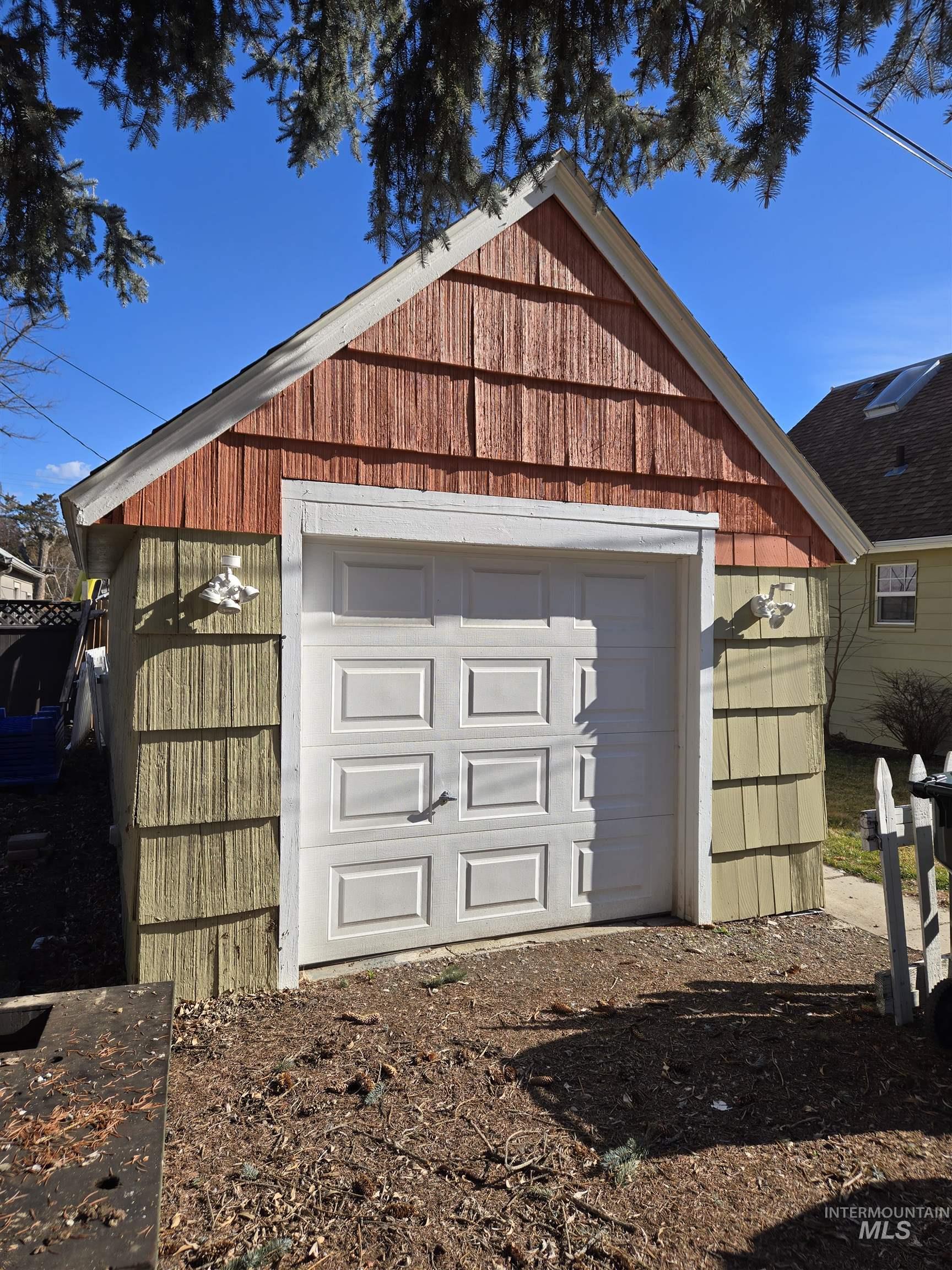 1115 Southwest 2nd Avenue Ontario, OR 97914 - Photo 4 of 44