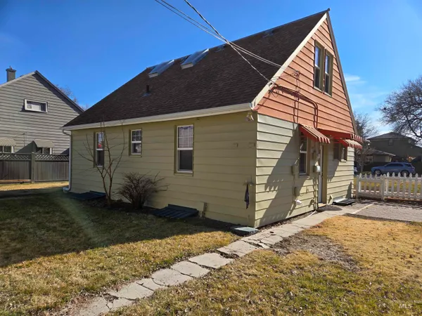 $285,000 | 1115 Southwest 2nd Avenue, Ontario, OR 97914