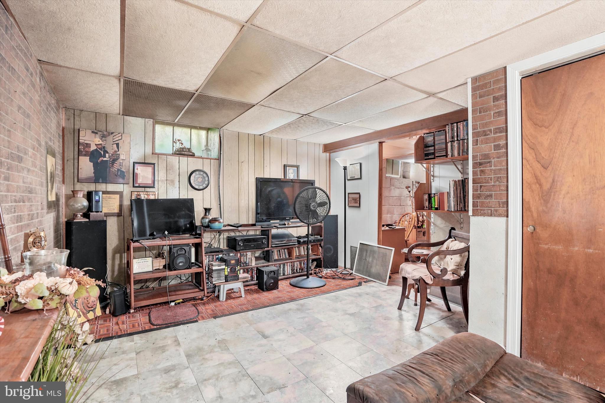 858 Hilldale Road Glenside, PA 19038 - Photo 23 of 29