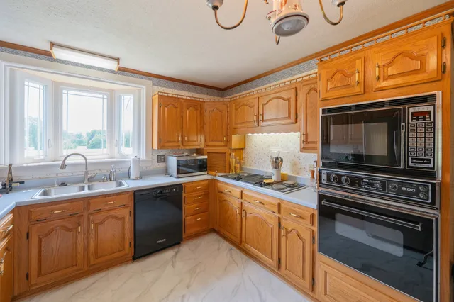 $375,000 | 1565 Eli Brown Road, Henry, TN 38231