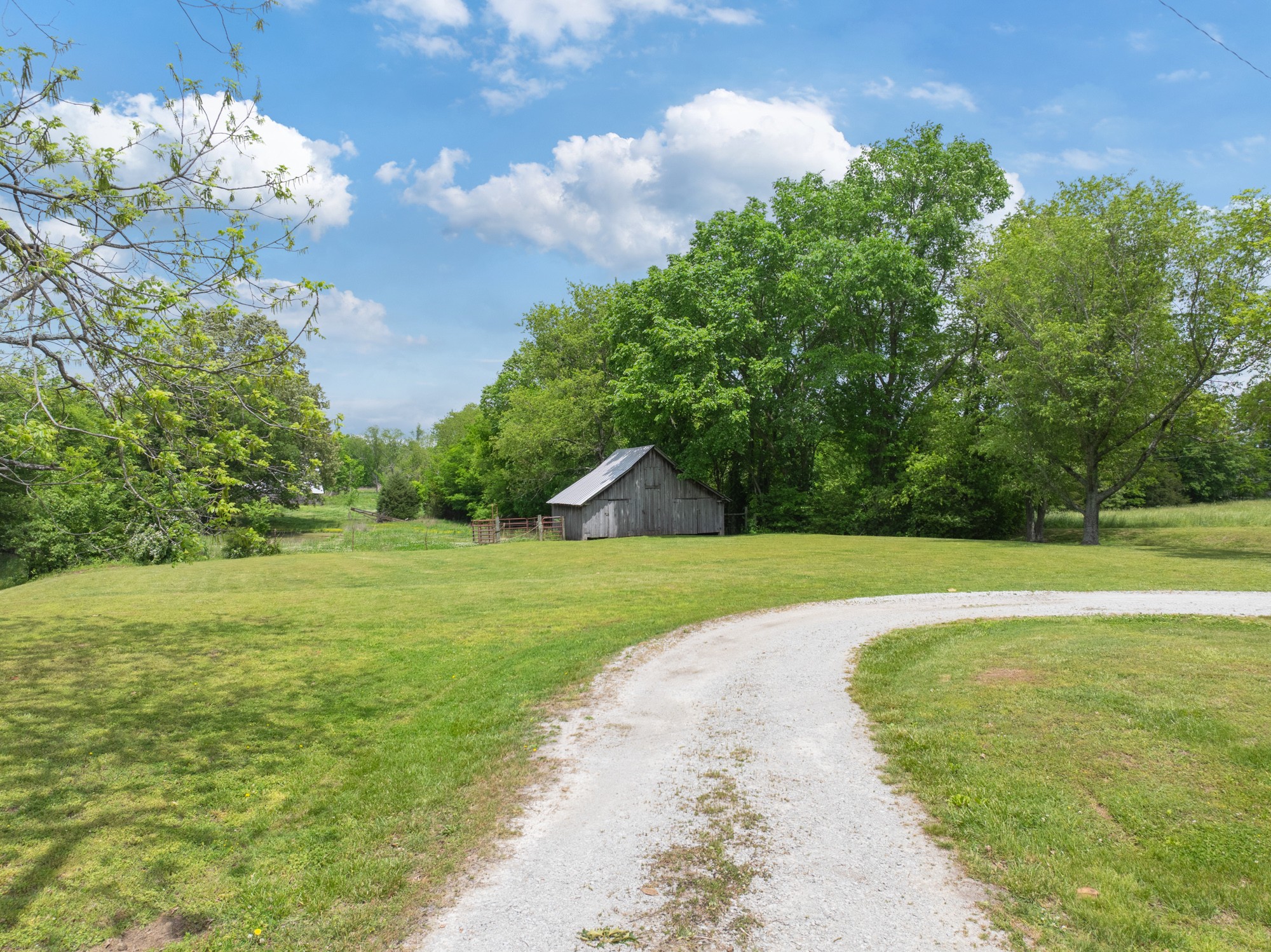 1565 Eli Brown Road Henry, TN 38231 - Photo 4 of 49