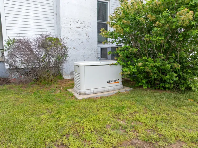 $375,000 | 1565 Eli Brown Road, Henry, TN 38231