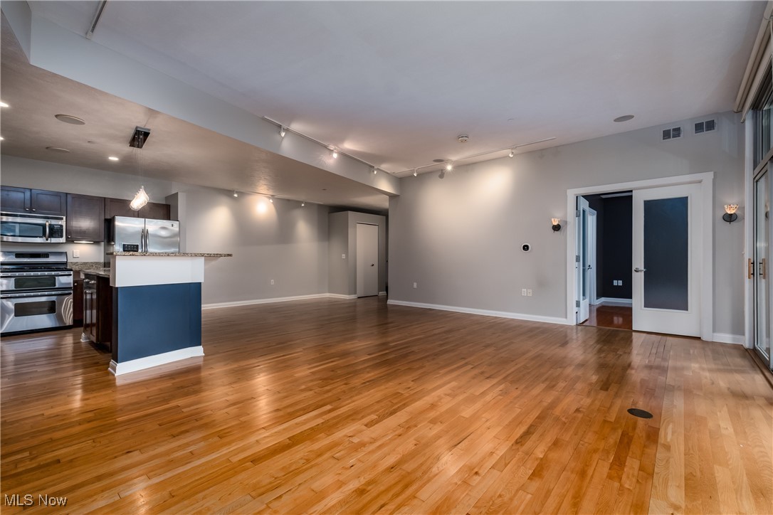 2079 Random Road, Unit 103 Cleveland, OH 44106 - Photo 11 of 34 Gallery Image 11