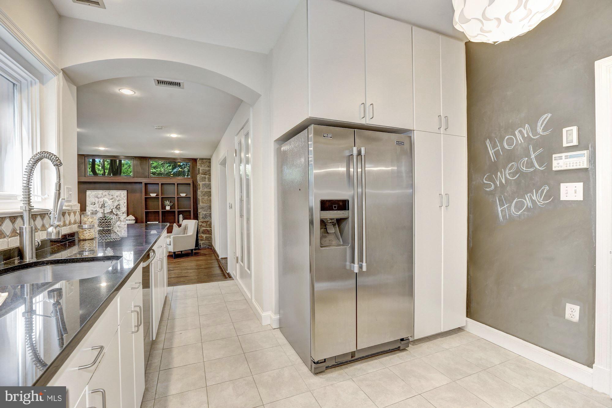5204 Abingdon Road Bethesda, MD 20816 - Photo 5 of 30 Gourmet Kitchen