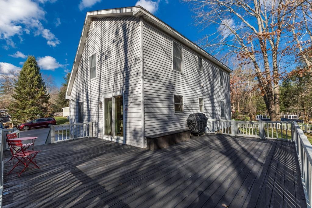 51 Dorothy Drive Epping, NH 03042 - Photo 13 of 38