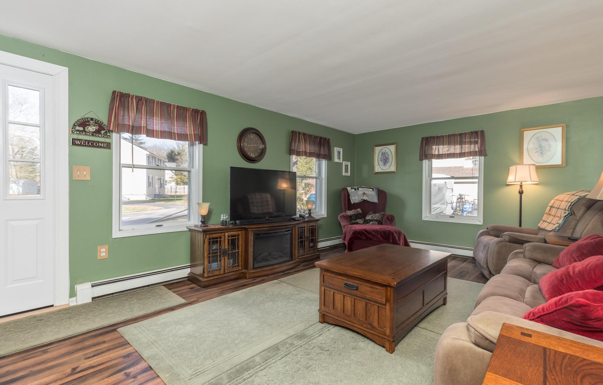 51 Dorothy Drive Epping, NH 03042 - Photo 6 of 38