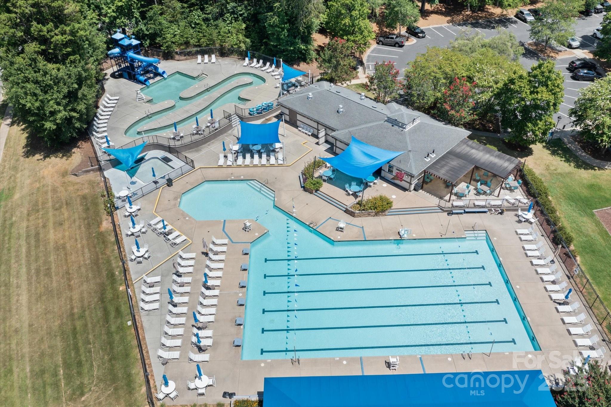 18916 Riverwind Lane Davidson, NC 28036 - Photo 37 of 38 an aerial view of a house with a garden