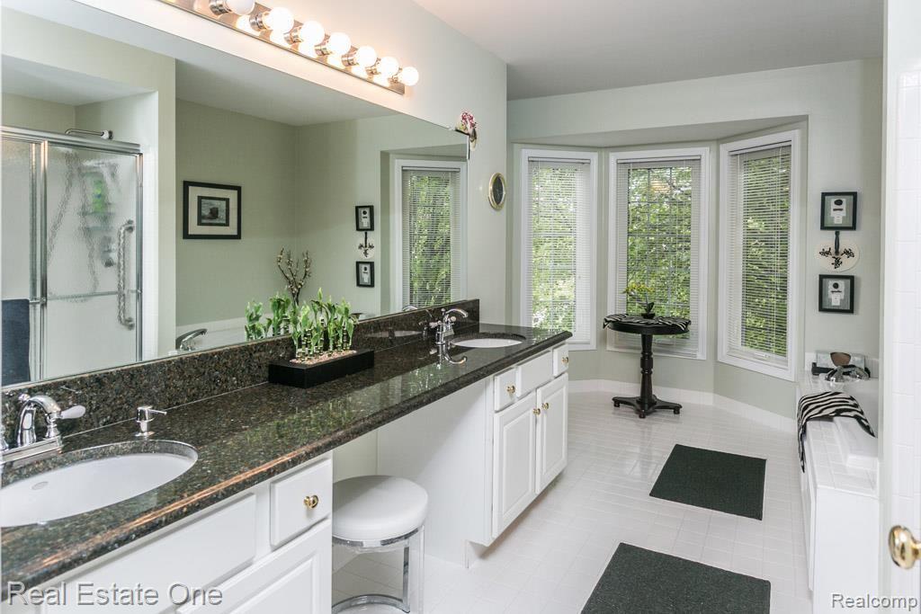 2133 Lakeside Road Troy, MI 48085 - Photo 36 of 55 4Y0A6705.jpg