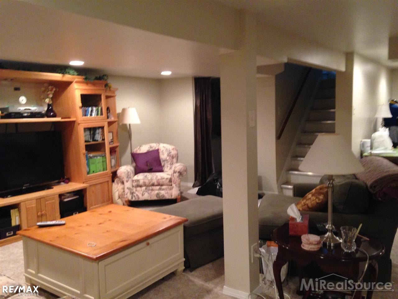 18 Inches Street Mount Clemens, MI 48043 - Photo 9 of 26 31279125-8.JPG