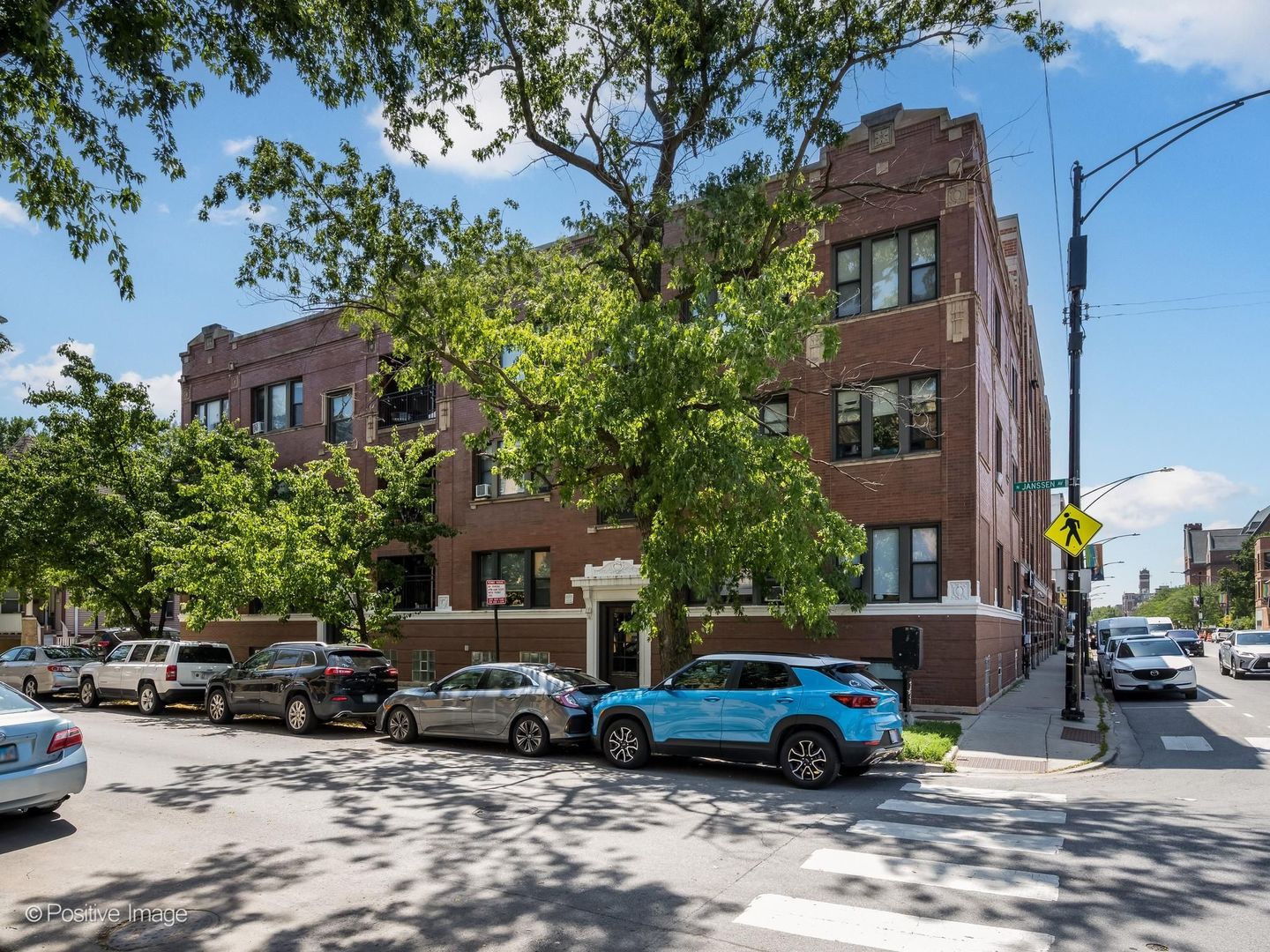 1453 West Irving Park Road, Unit 305 Chicago, IL 60613 - Photo 2 of 22