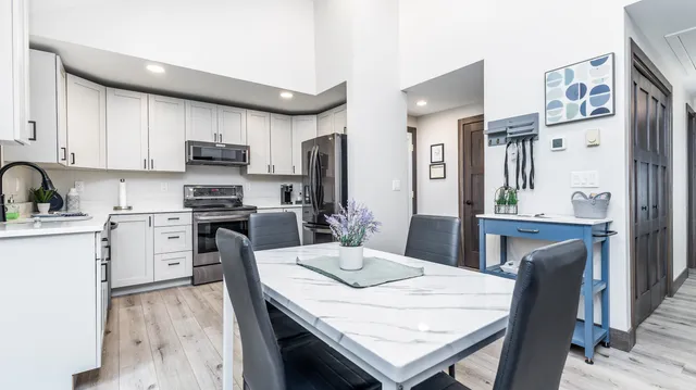 $189,900 | 11 Farmstead Drive, Galena, IL 61036