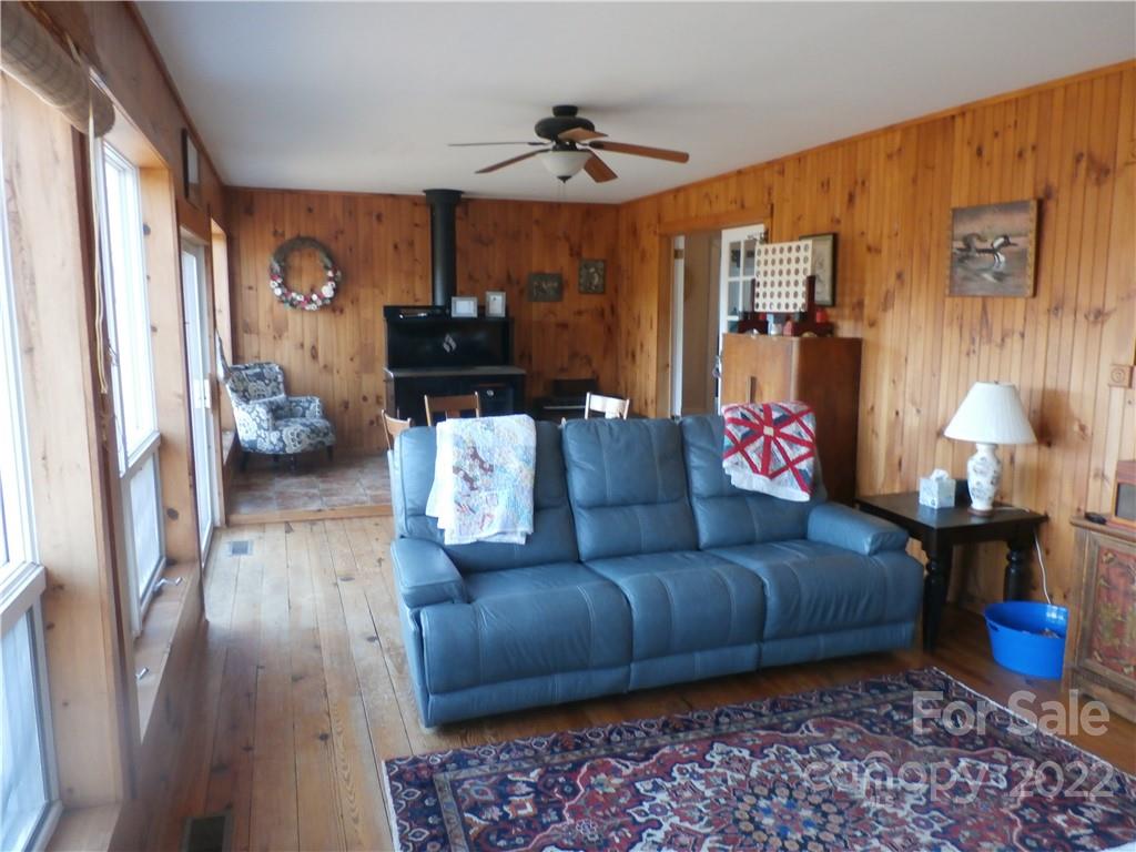 1096 Dale Road Spruce Pine, NC 28777 - Photo 16 of 48 Gallery Image 16