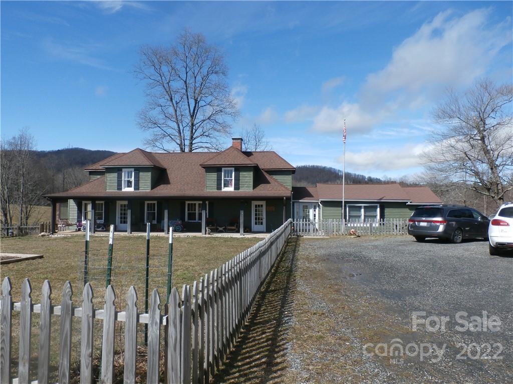 1096 Dale Road Spruce Pine, NC 28777 - Photo 2 of 48 Gallery Image 2